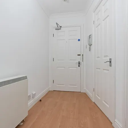 Hub - Free Parking - Sleeps 5