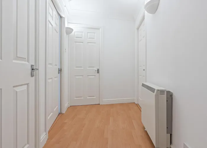 Hub - Free Parking - Sleeps 5 Appartamento