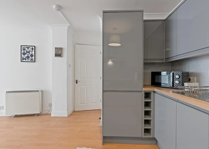 Hub - Free Parking - Sleeps 5 Appartamento