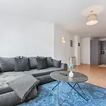 Hub - Free Parking - Sleeps 5