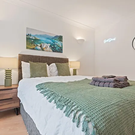 Hub - Free Parking - Sleeps 5