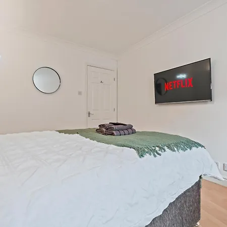 Hub - Free Parking - Sleeps 5 לידס
