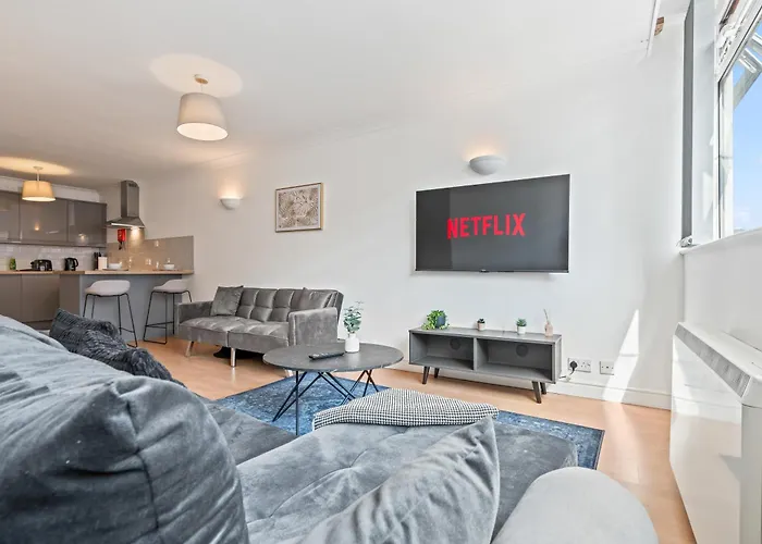 Hub - Free Parking - Sleeps 5 Apartment