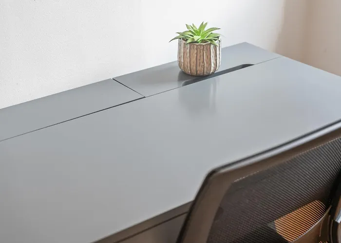 Hub - Free Parking - Sleeps 5