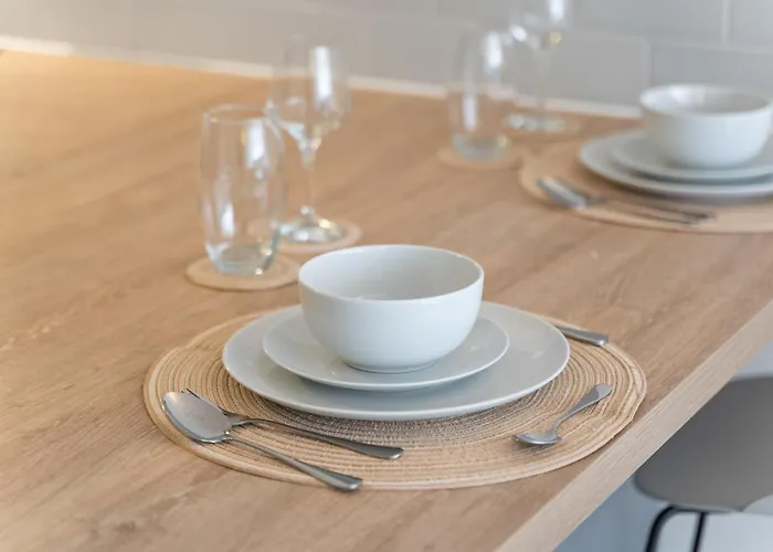 Apartment Hub - Free Parking - Sleeps 5