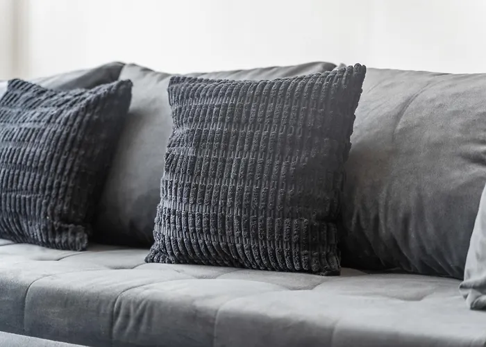 Hub - Free Parking - Sleeps 5 Apartment *